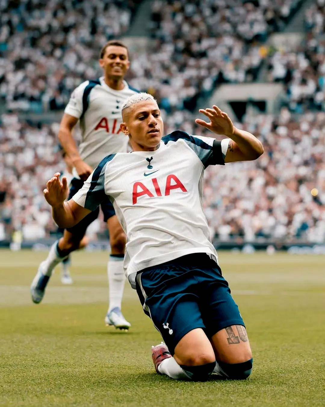 热刺主场大胜,英超积分榜上登顶,穆里尼奥重振球队雄心的简单介绍 热刺主场大胜,英超积分榜上登顶,穆里尼奥重振球队雄心的简单介绍