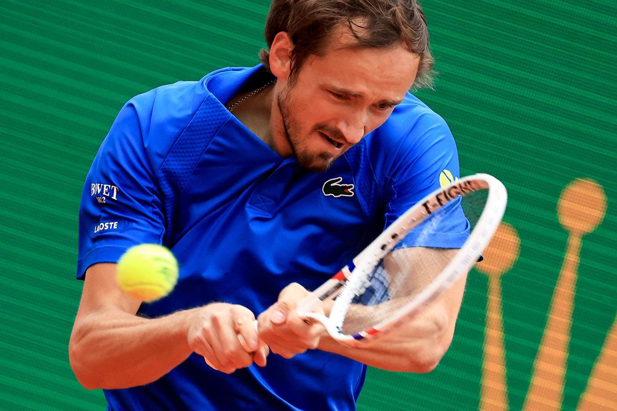 意大利网球队翻盘日本网球队,梅德韦杰夫统治全场的简单介绍 意大利网球队翻盘日本网球队,梅德韦杰夫统治全场的简单介绍