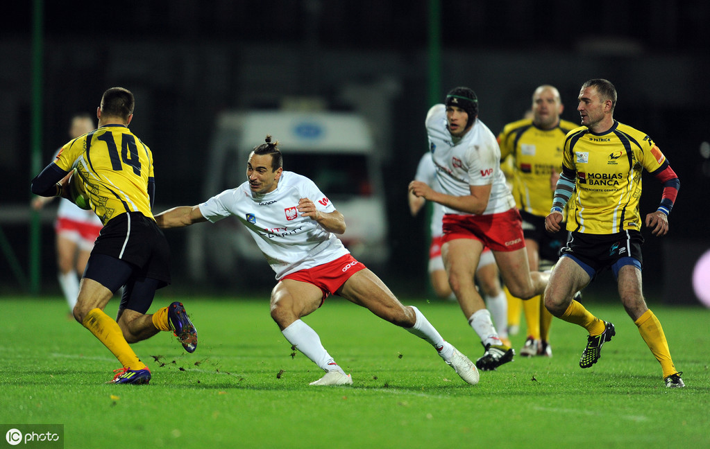 包含冰岛客场征服摩尔多瓦,加快晋级步伐的词条 包含冰岛客场征服摩尔多瓦,加快晋级步伐的词条