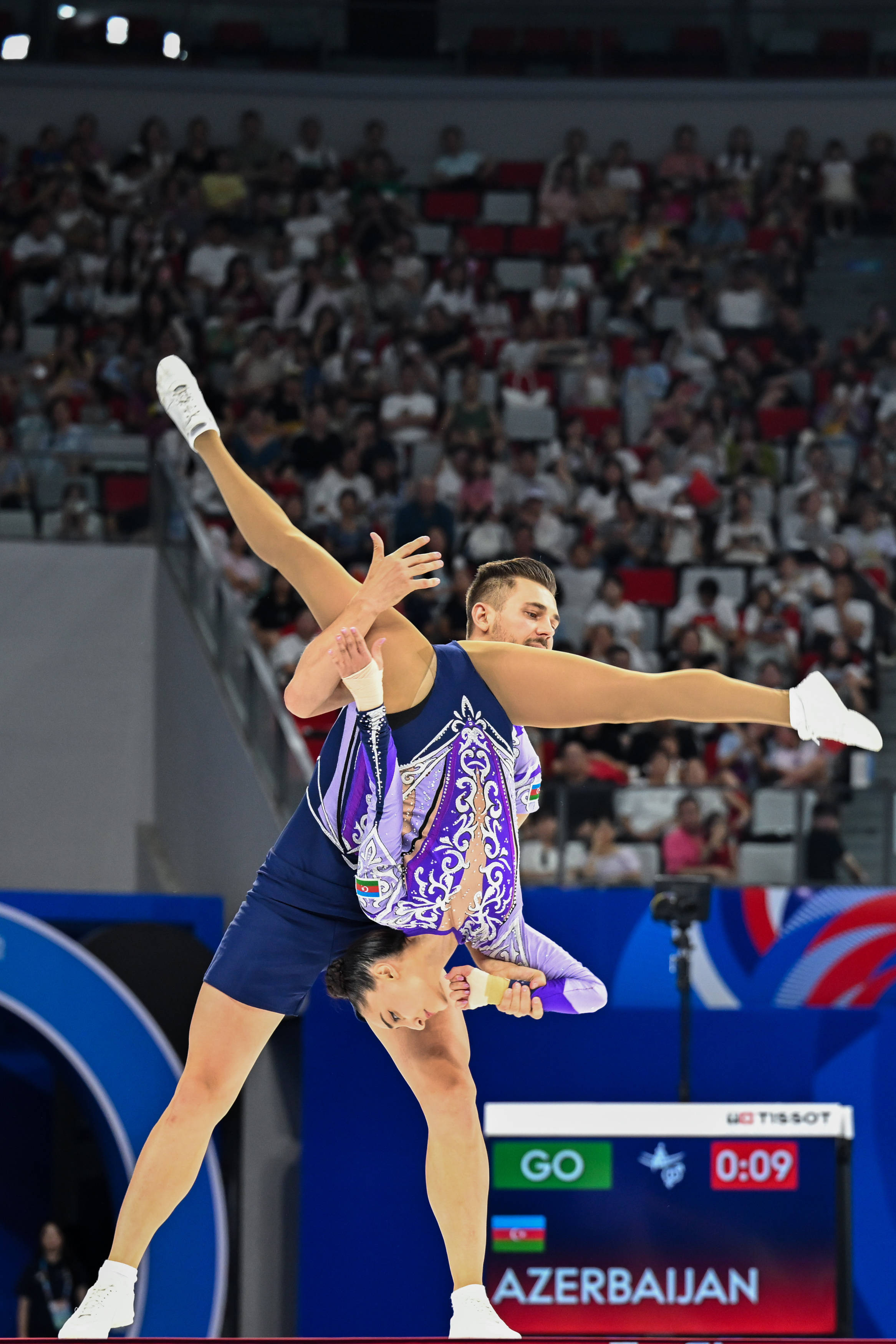 开云体育-体操表演中选手花样翻新，大获成功的简单介绍