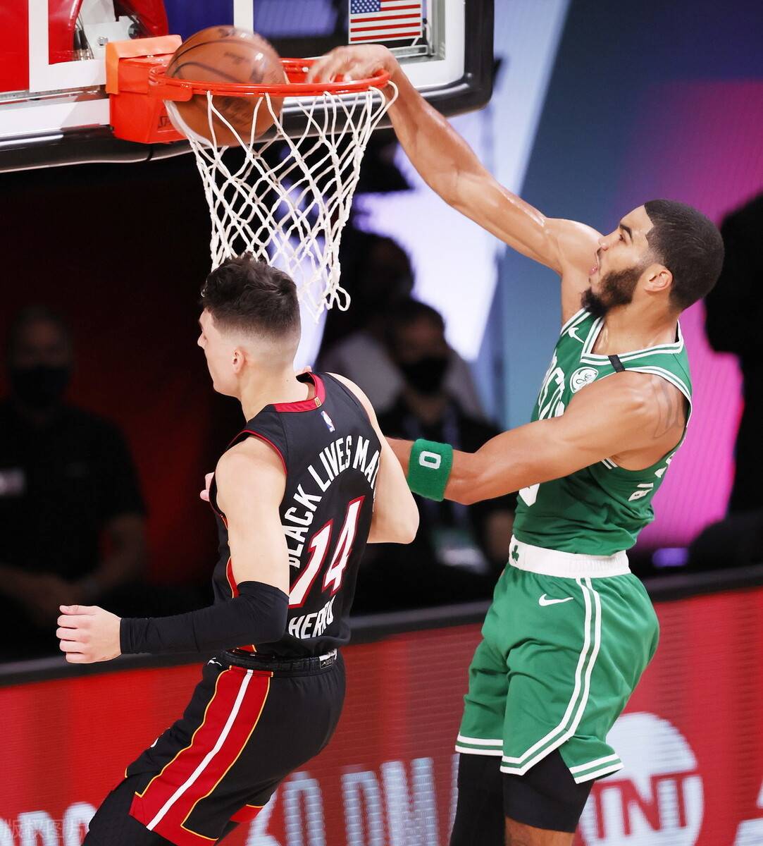 开云体育-热火队换帅重组，球队士气大振