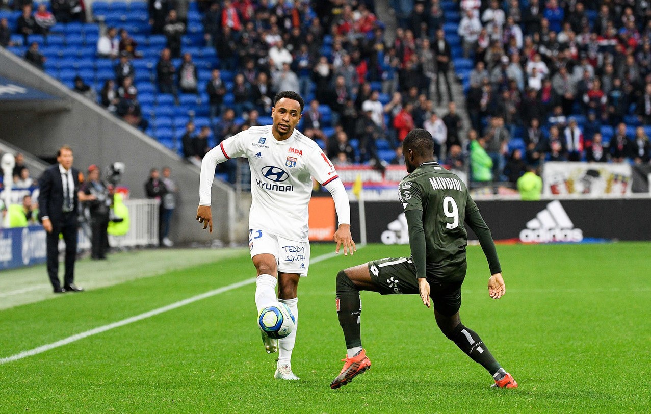 里昂客场取胜梅斯，实现反弹