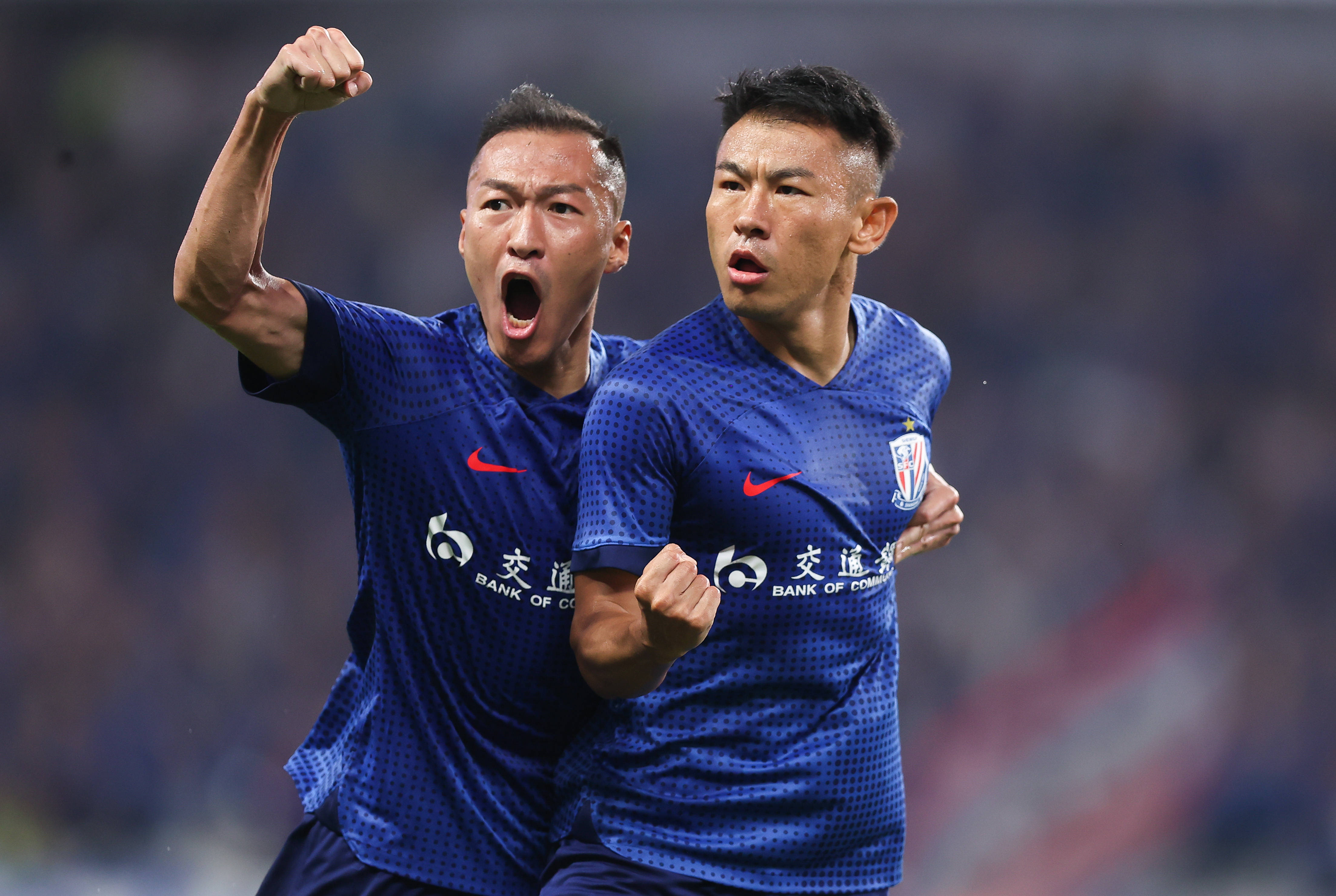 比赛中,上海申花队展现出冲击力十足的进攻 比赛中,上海申花队展现出冲击力十足的进攻