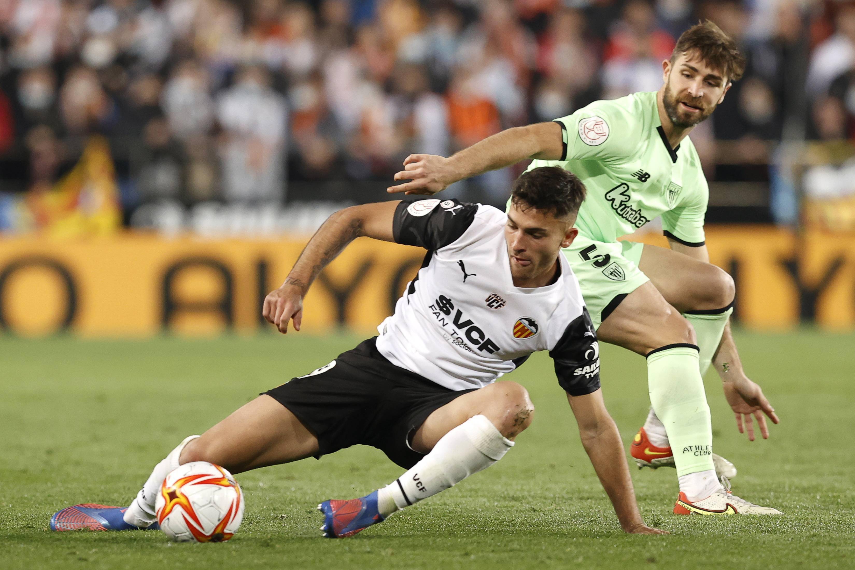 皇家马德里队闪耀夜空胜巴伦西亚队晋级欧洲联赛半决赛的简单介绍