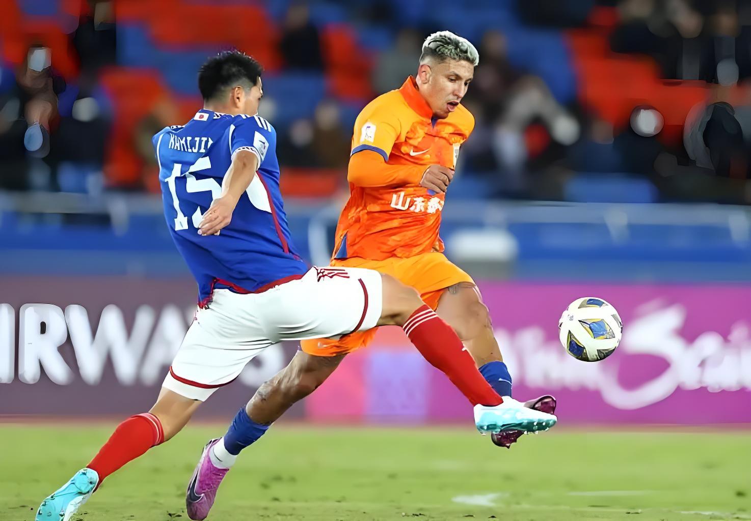 一场紧张激烈的比赛,双方势均力敌 一场紧张激烈的比赛,双方势均力敌