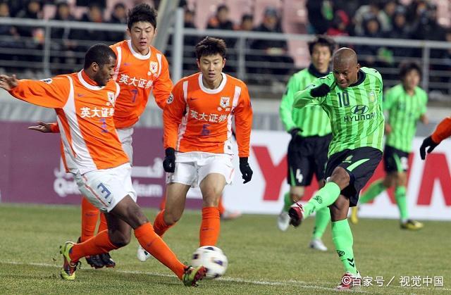 上港热情攻势，士气高昂披荆斩棘的简单介绍