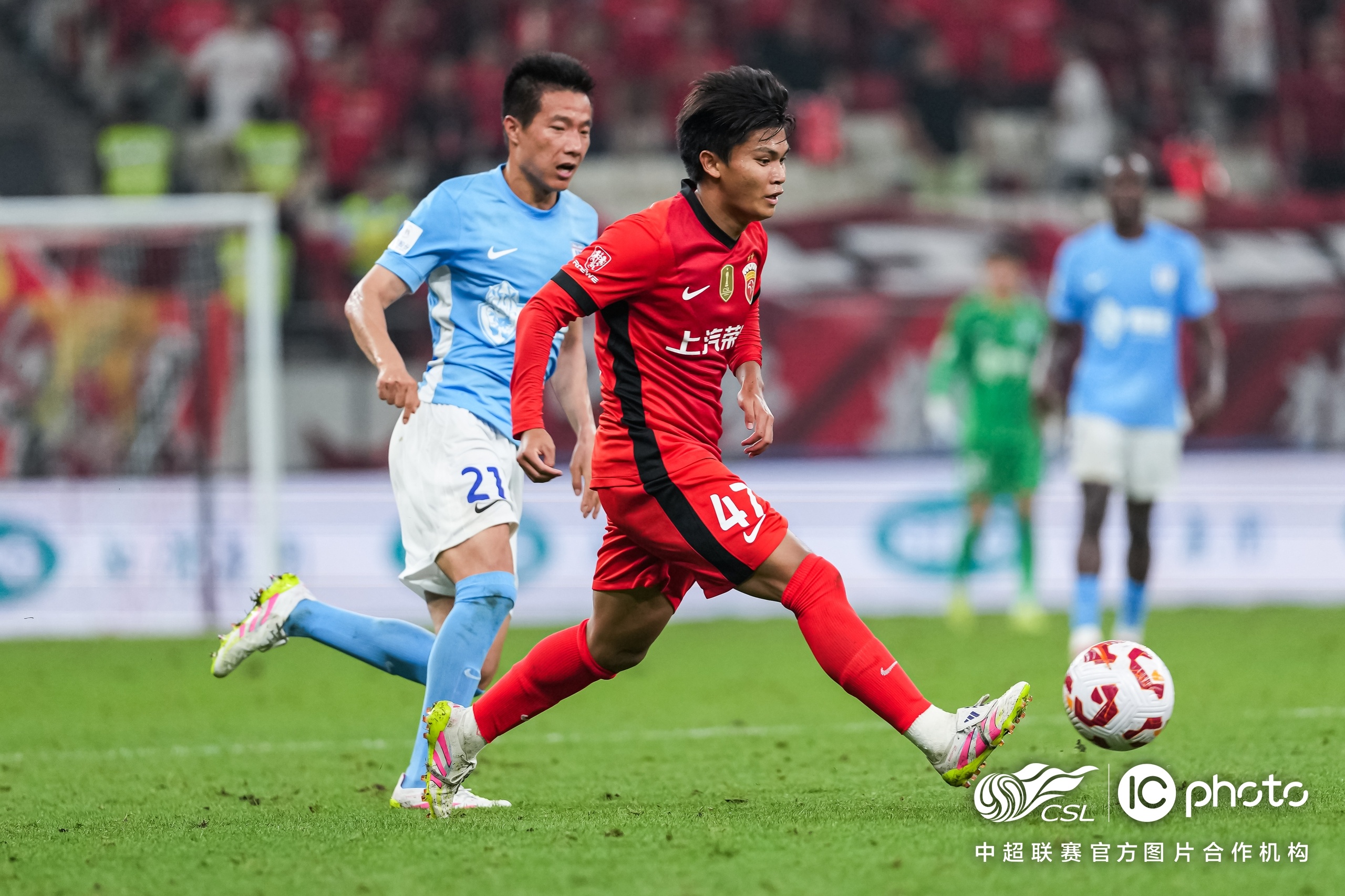 热身赛中，上港遭遇不敌屡败