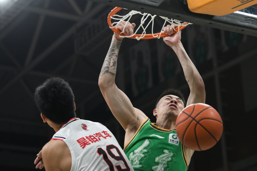 广东队险胜湖人，张镇麟关键制胜