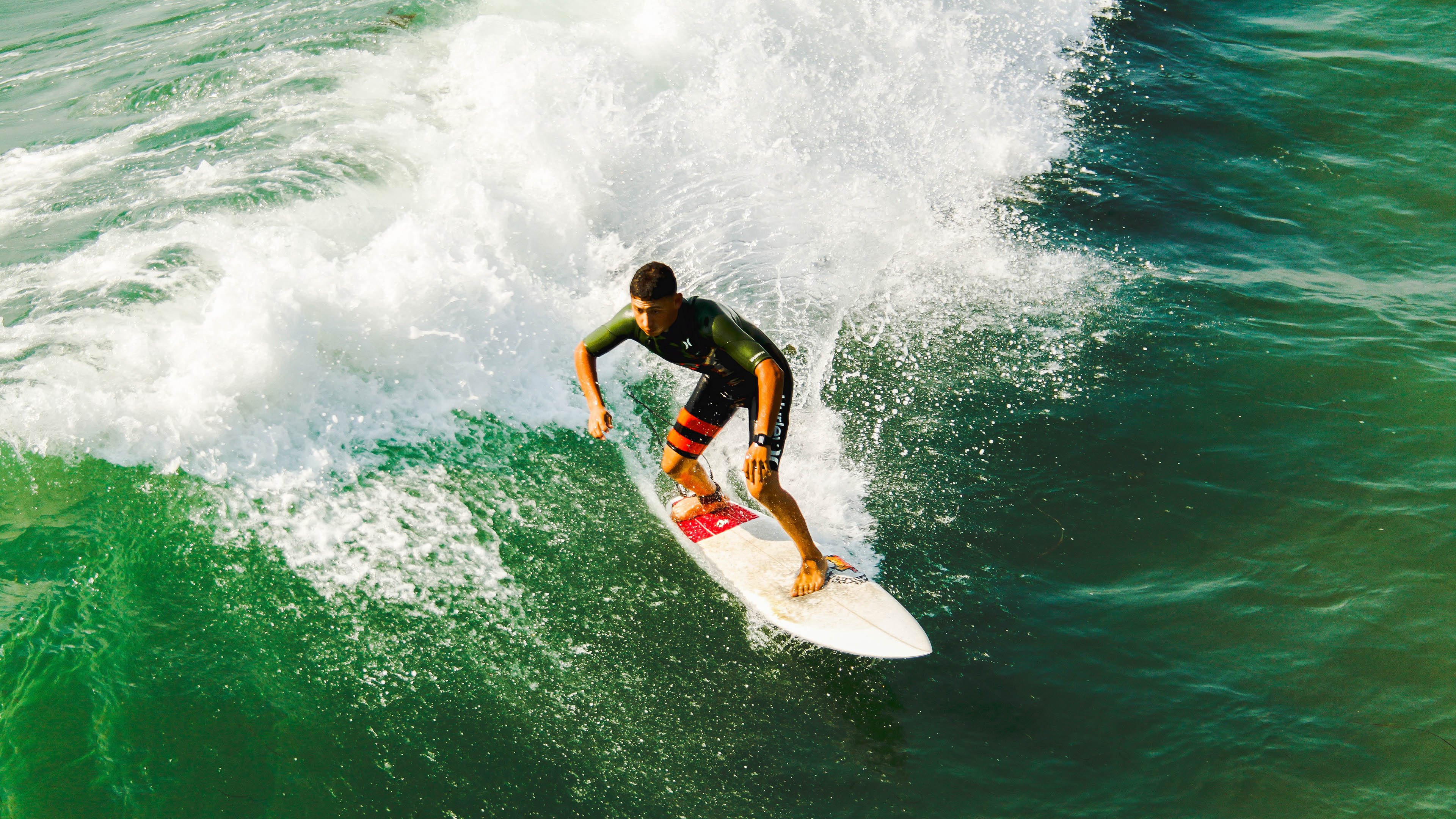 开云体育中国-德甲争冠战之夜，帕尔默统治全场
