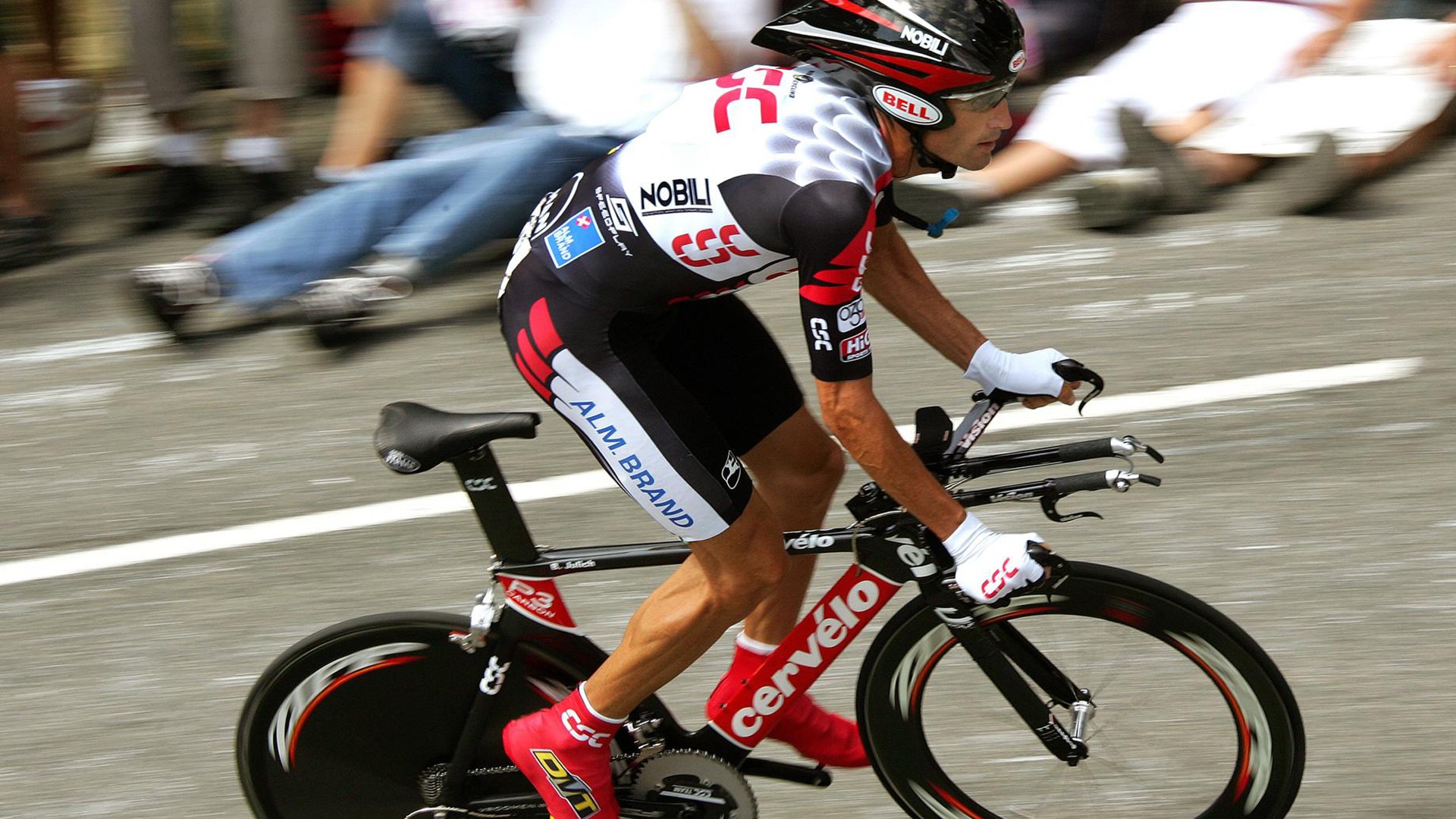 福克斯独木成林扛起全队，鹈鹕决胜局力克广东展露冠军相