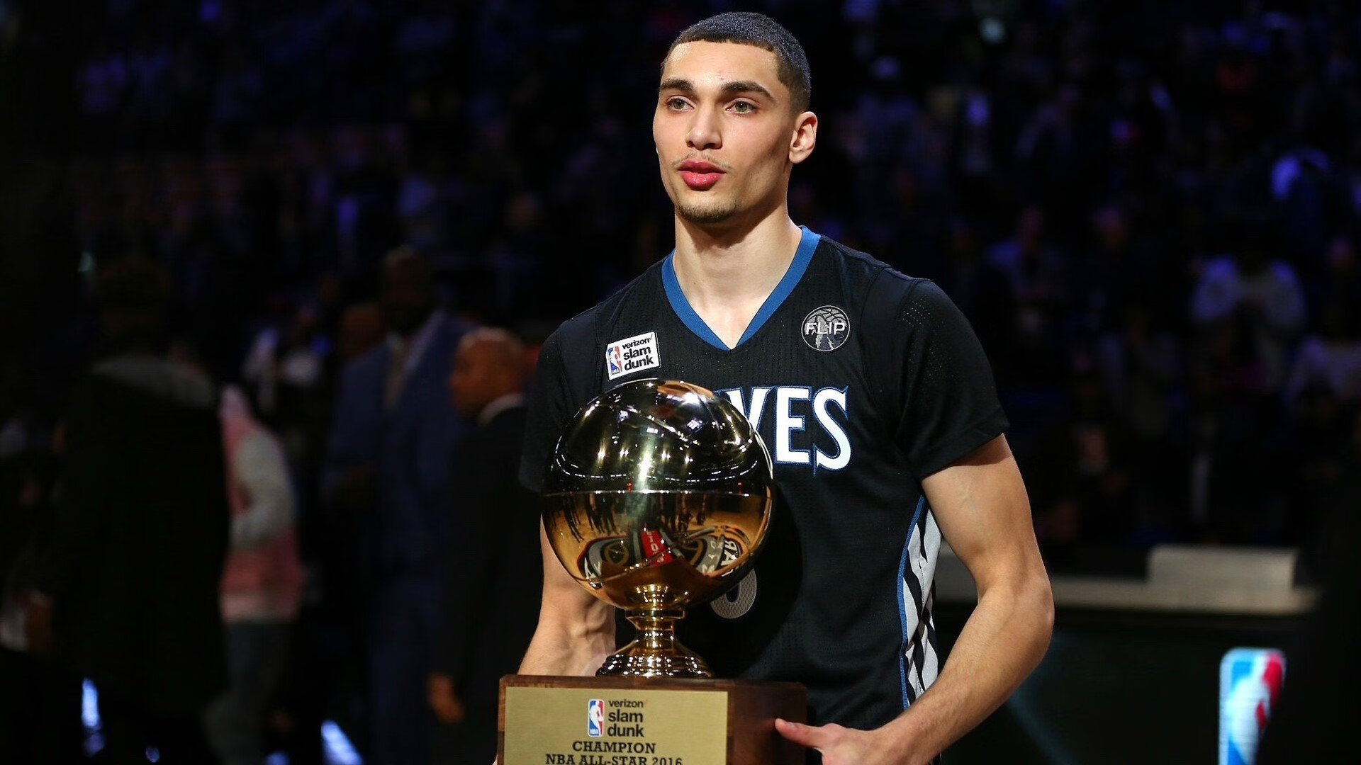 绿茵场与硬木地板的交响，当西甲德比悬念碰撞NBA的提前终结